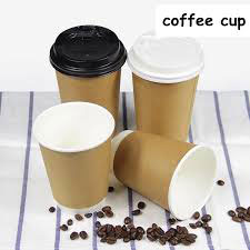 Mga tasa sa kape sa papel